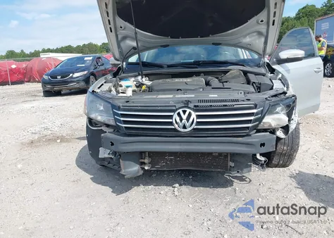 2014 Volkswagen Passat 1.8T S z USA, uszkodzony, nr VIN 1VWAS7A32EC024805